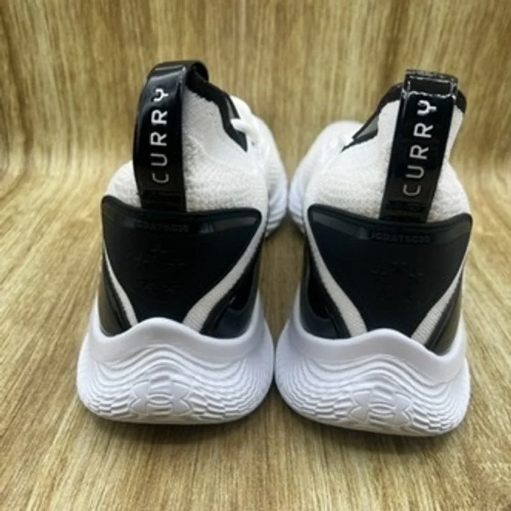 Under Armour Curry Flow‎ 8 Men's Size 15 Basketball Shoes White Black NWOT
